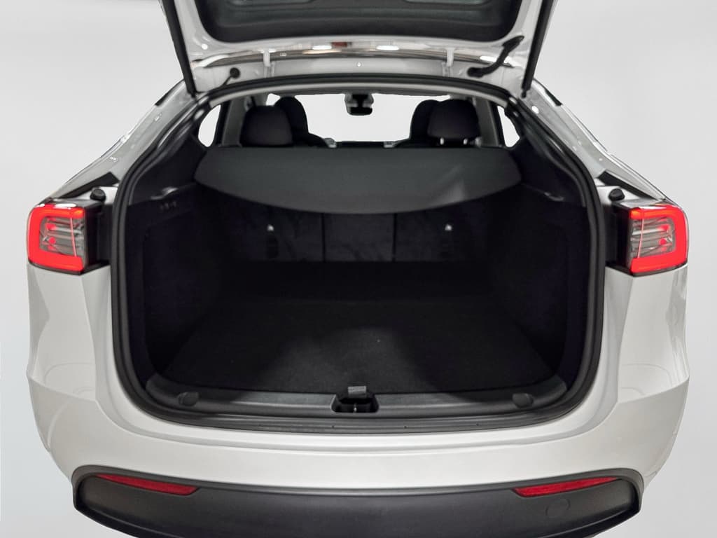 2025 Tesla Model Y view 24