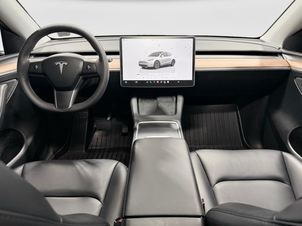 2025 Tesla Model Y view 14