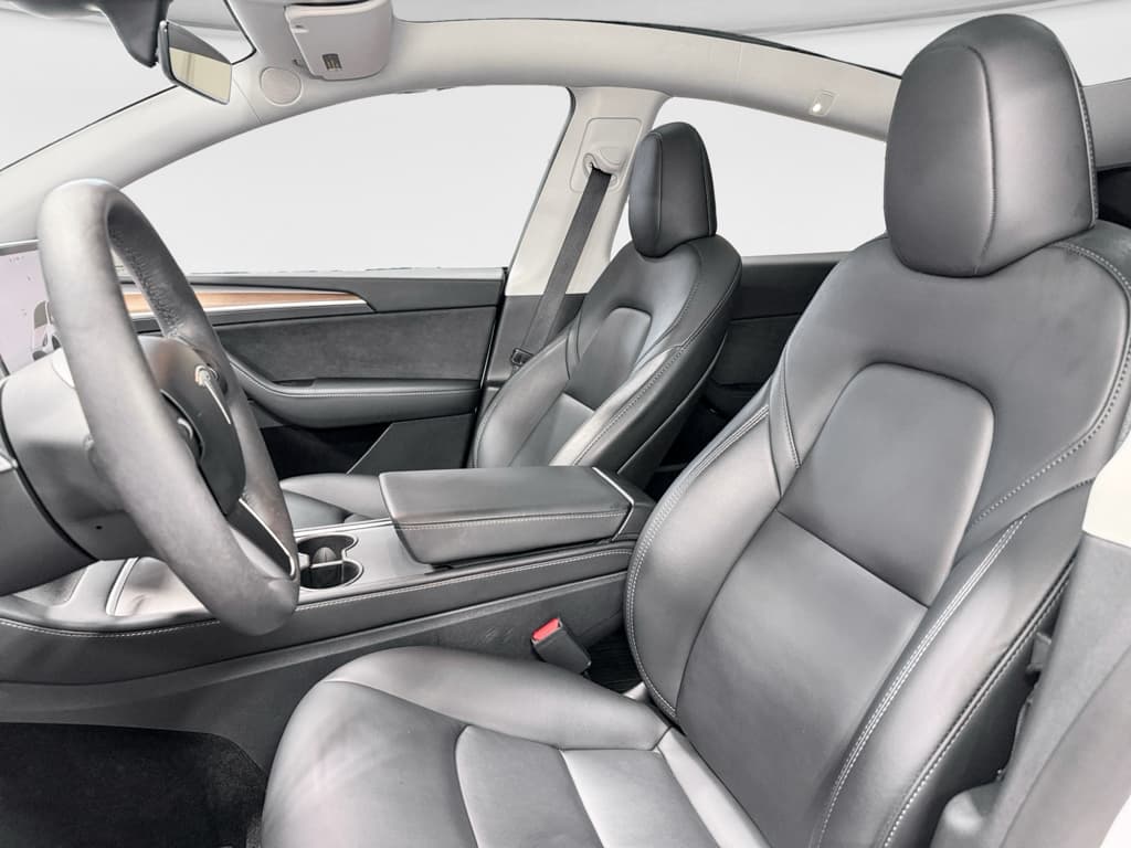 2025 Tesla Model Y view 15
