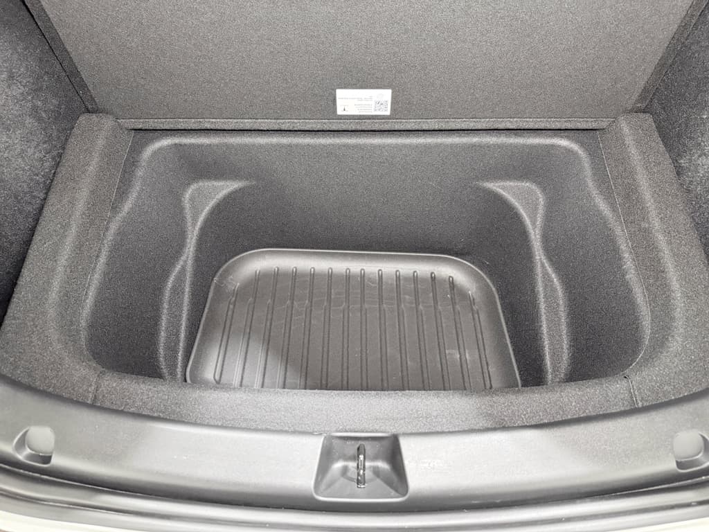 2025 Tesla Model Y view 25
