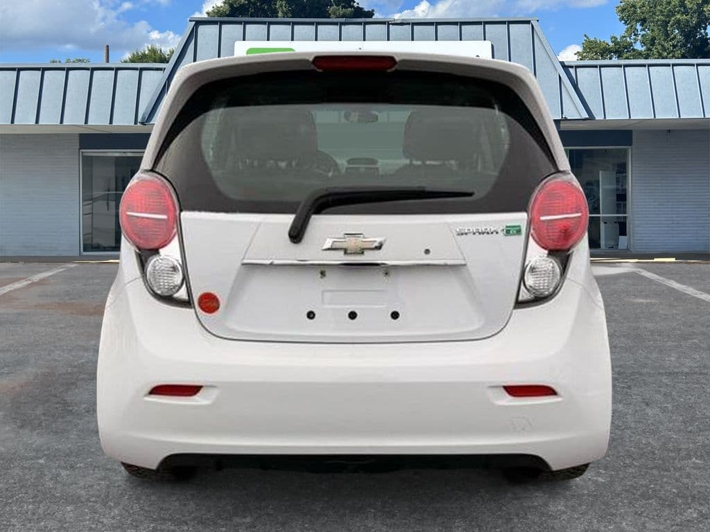 2015 Chevrolet Spark EV view 4