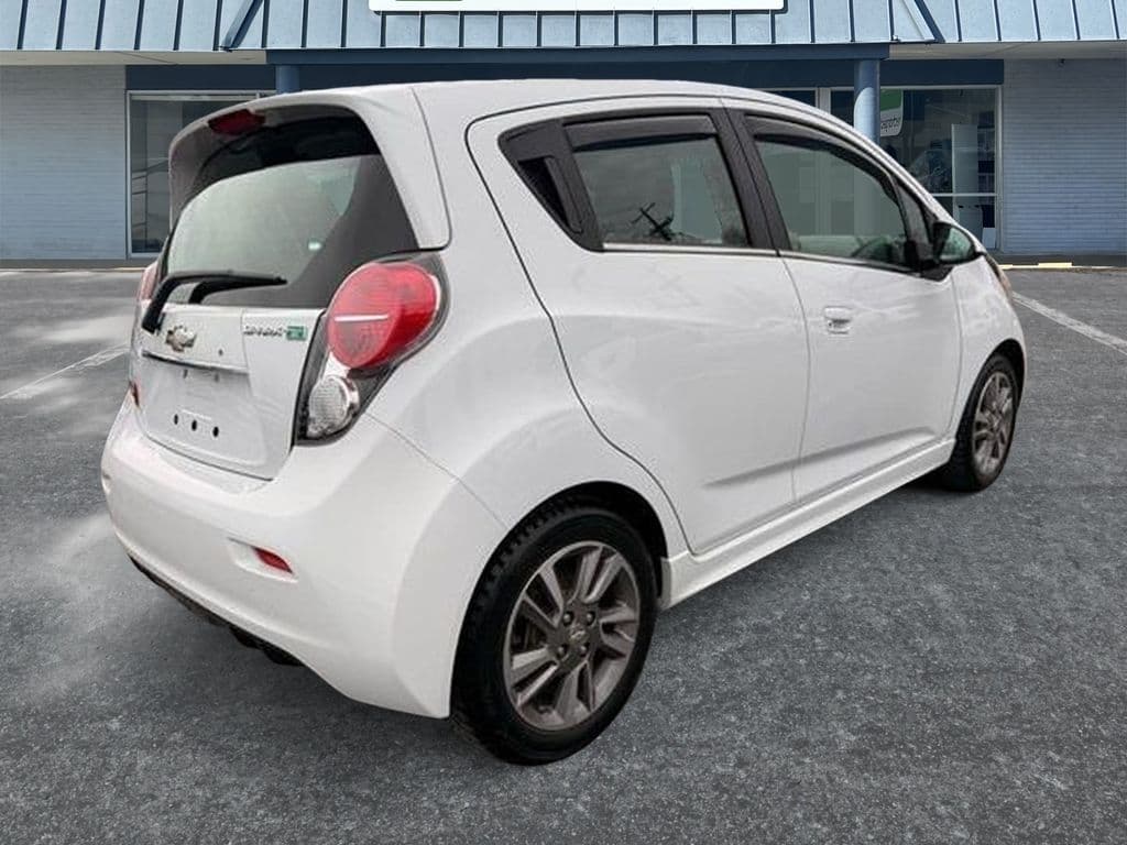 2015 Chevrolet Spark EV view 5