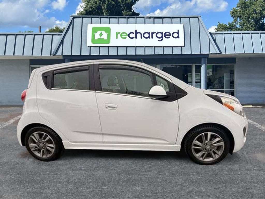 2015 Chevrolet Spark EV view 6