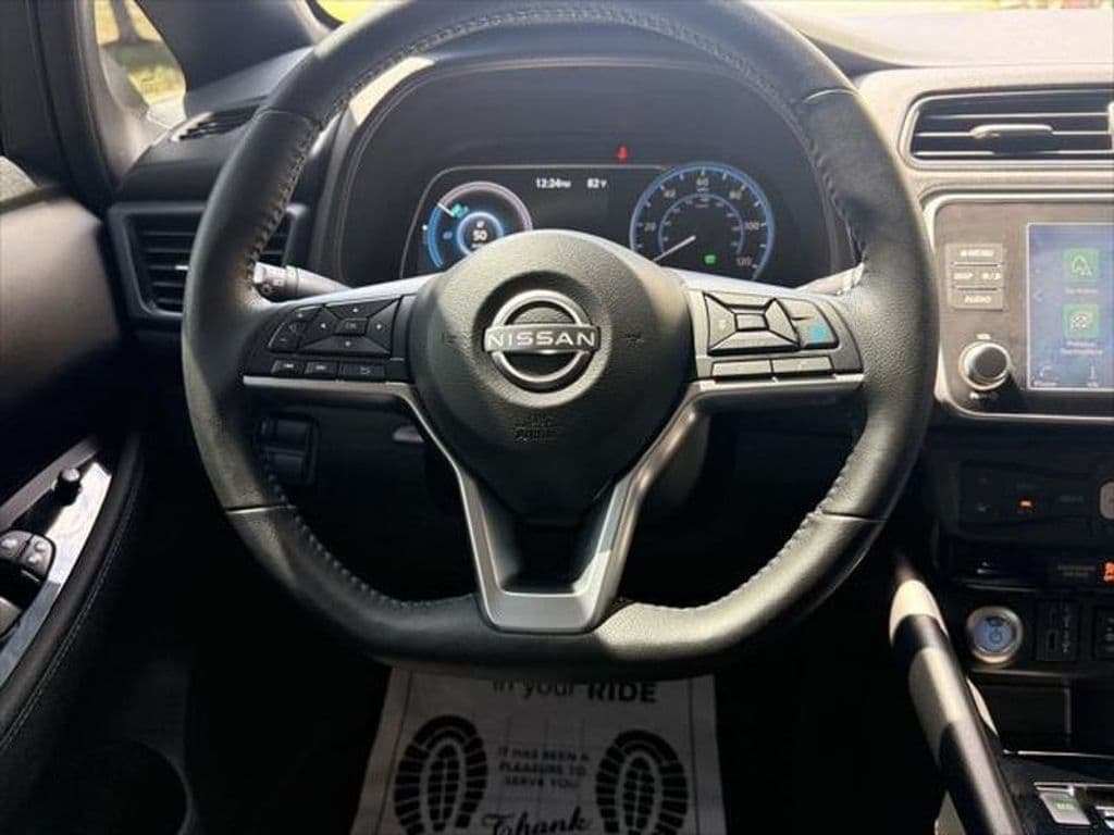 2023 Nissan LEAF view 22