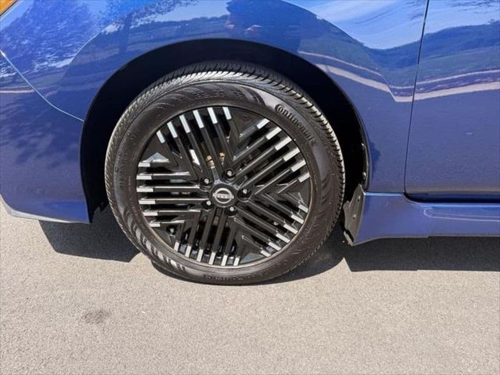 2023 Nissan LEAF view 10