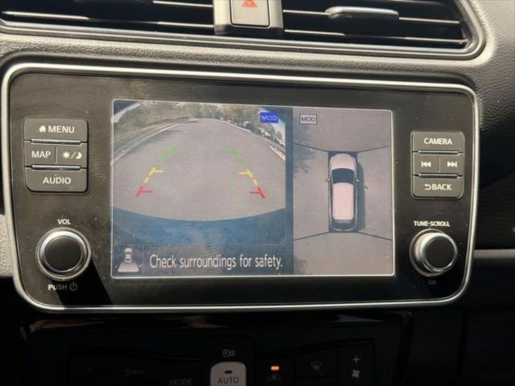 2023 Nissan LEAF view 36
