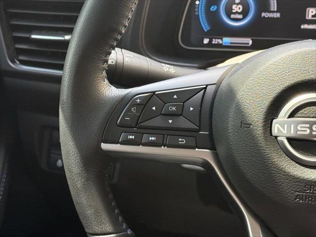 2023 Nissan LEAF view 23