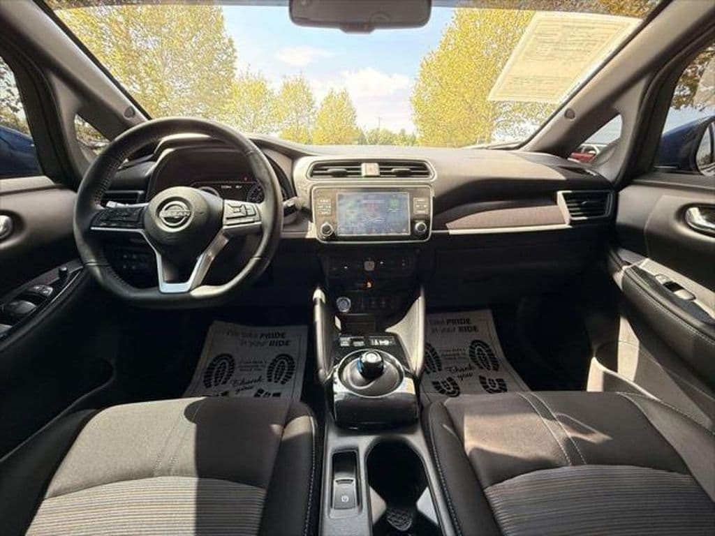 2023 Nissan LEAF view 20