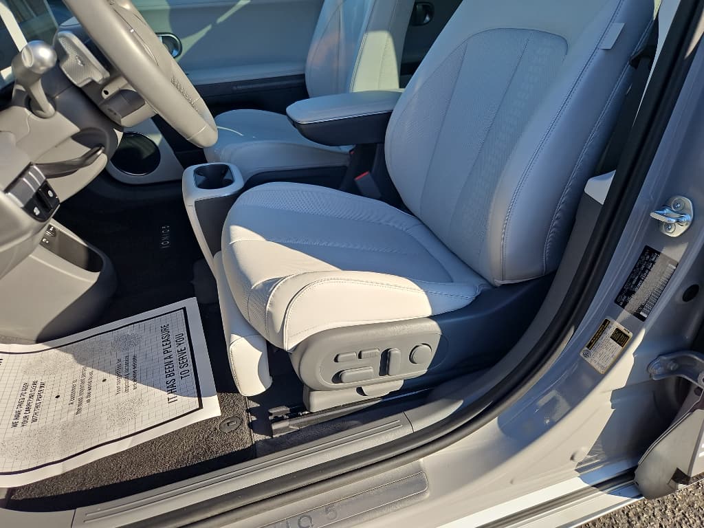 2023 Hyundai IONIQ 5 view 7