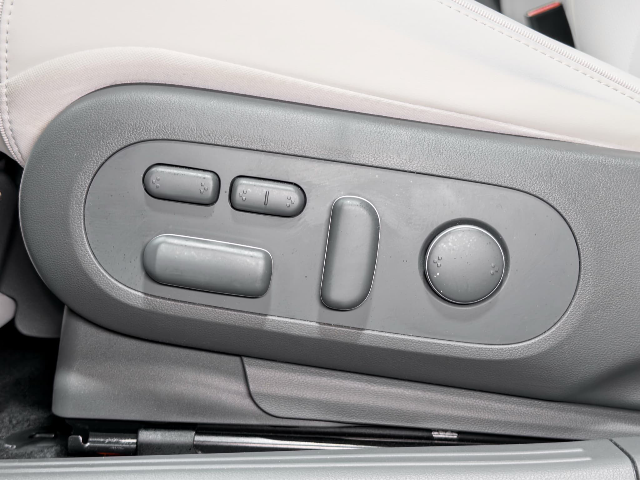 2023 Hyundai IONIQ 5 view 7