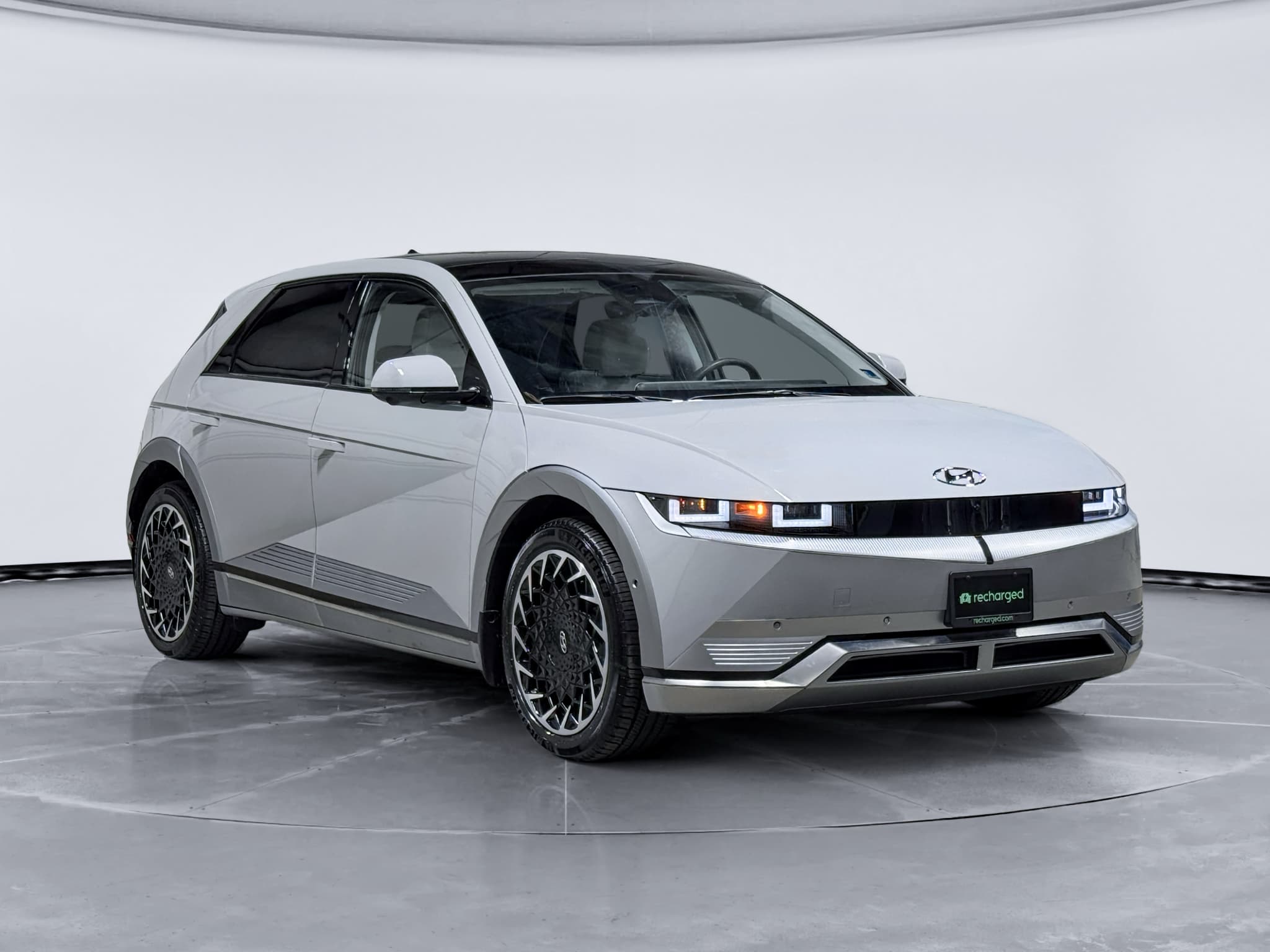 2023 Hyundai IONIQ 5 view 4