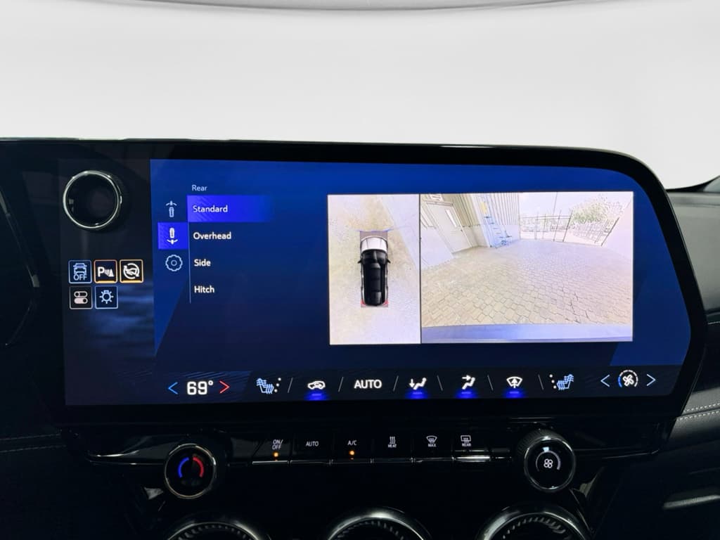 2024 Chevrolet Blazer EV view 15