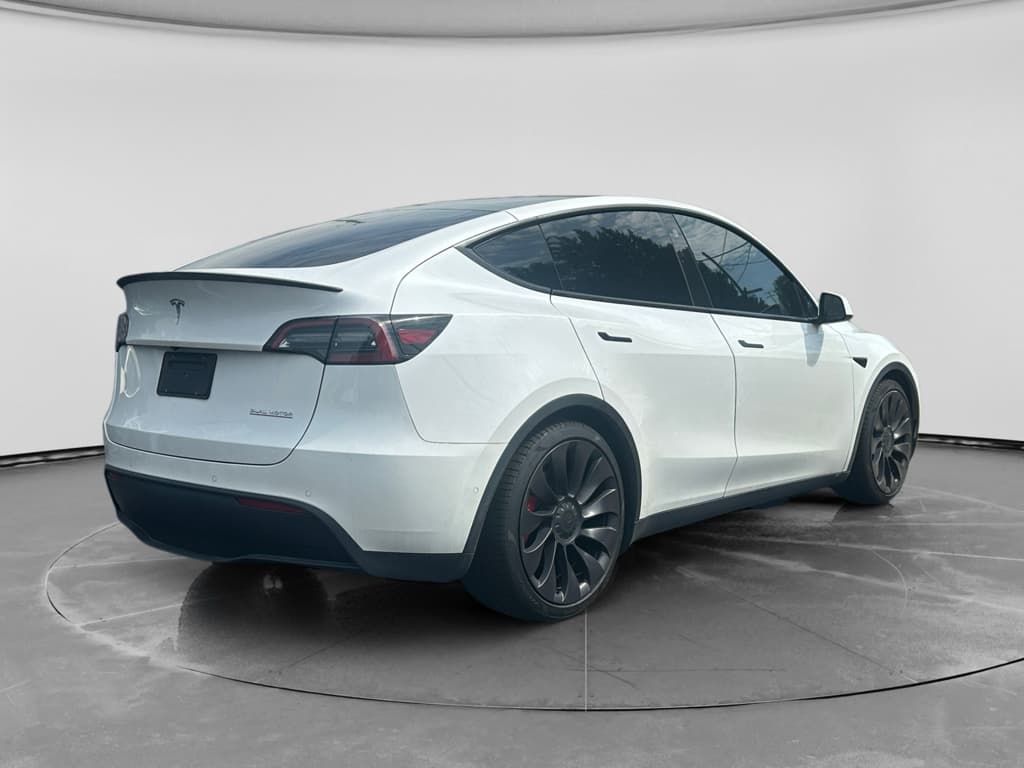 2021 Tesla Model Y view 4