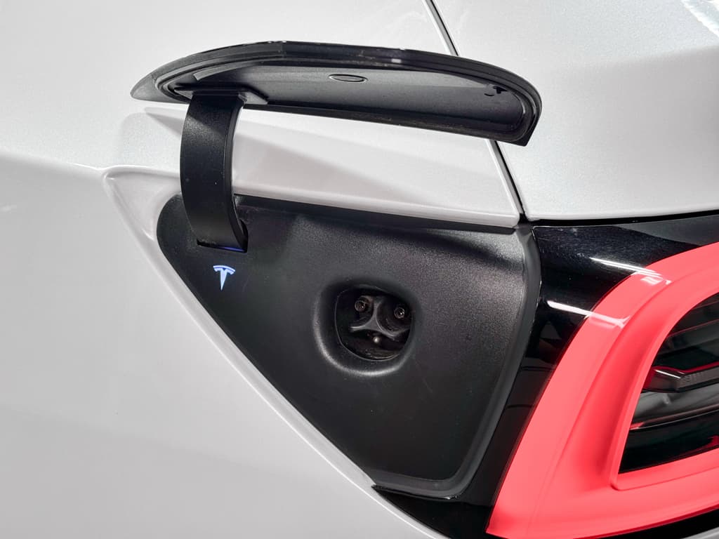 2024 Tesla Model Y view 5