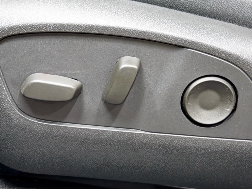 2025 Chevrolet Equinox EV view 6
