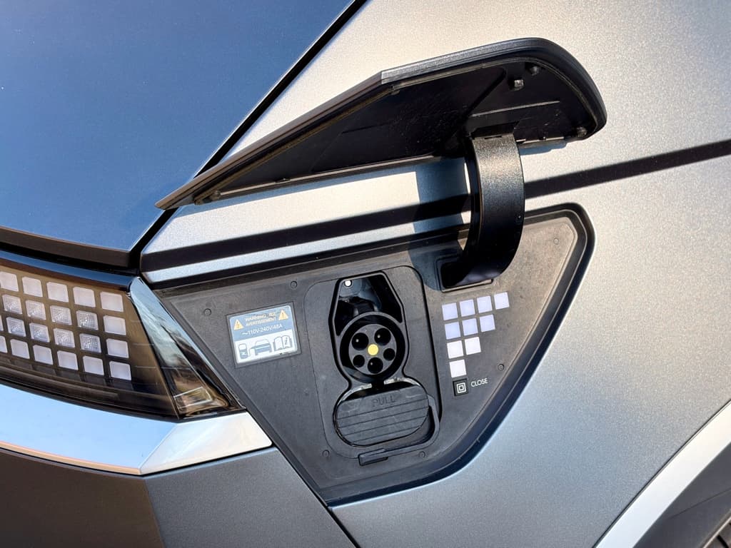 2023 Hyundai IONIQ 5 view 5