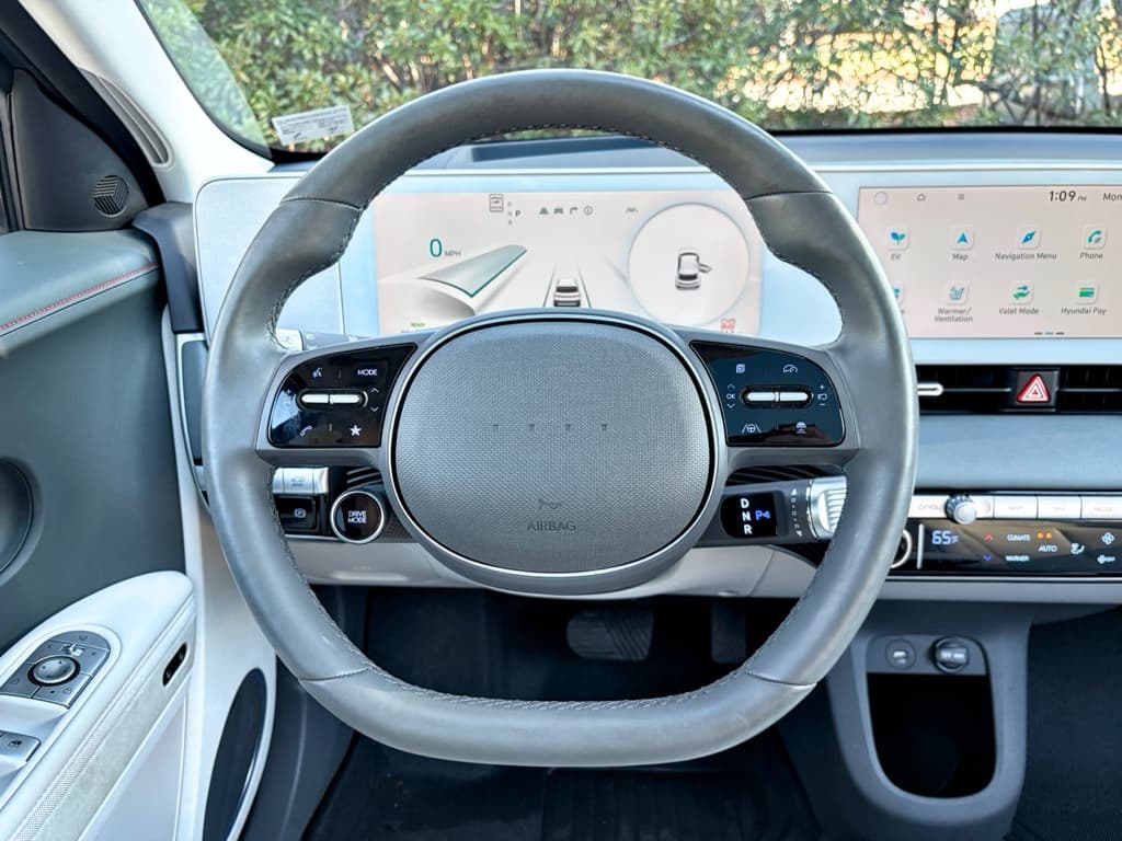 2023 Hyundai IONIQ 5 view 8