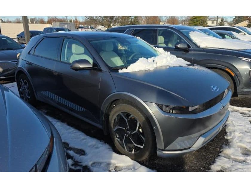 2023 Hyundai IONIQ 5 view 3