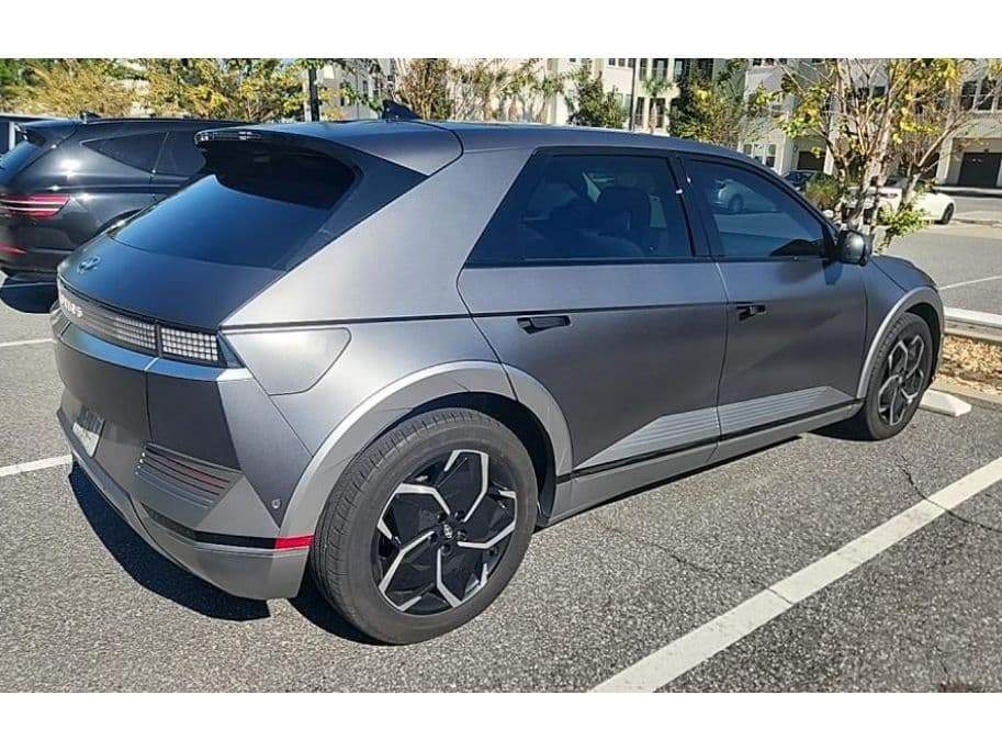 2023 Hyundai IONIQ 5 view 2