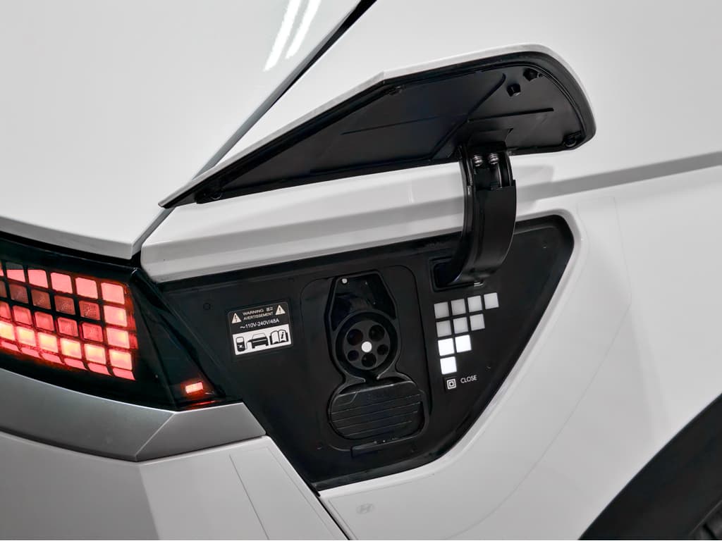 2024 Hyundai IONIQ 5 view 5