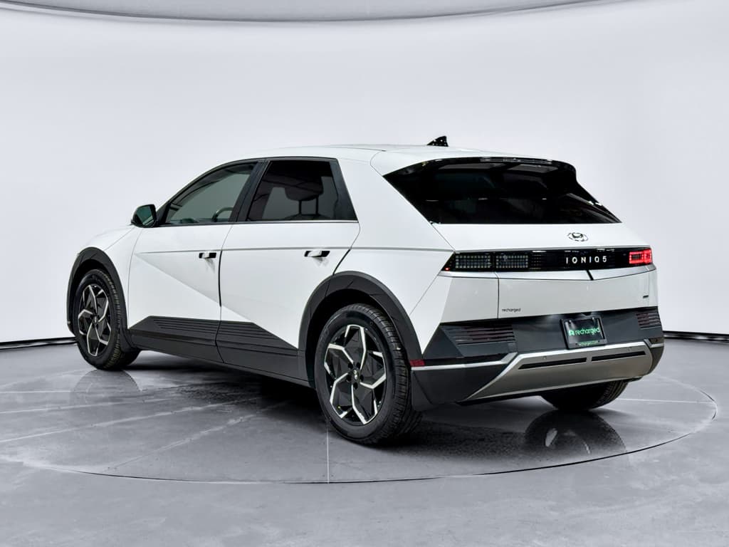2024 Hyundai IONIQ 5 view 2