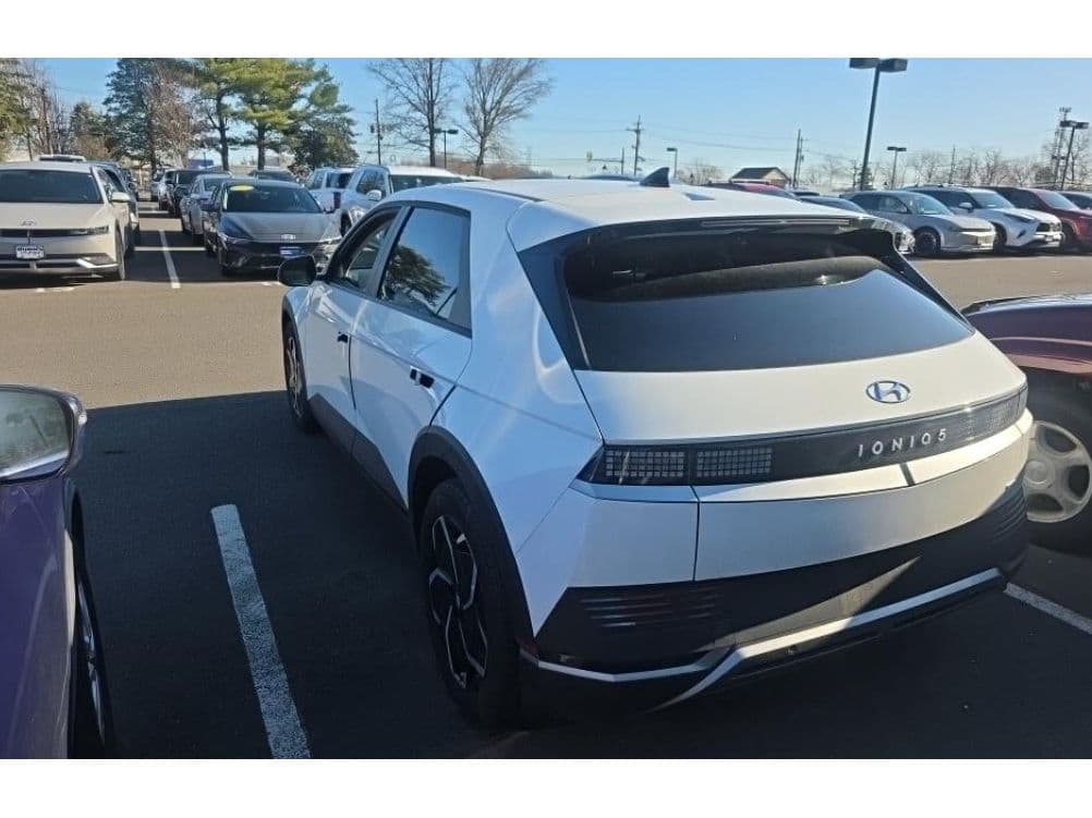 2024 Hyundai IONIQ 5 view 4