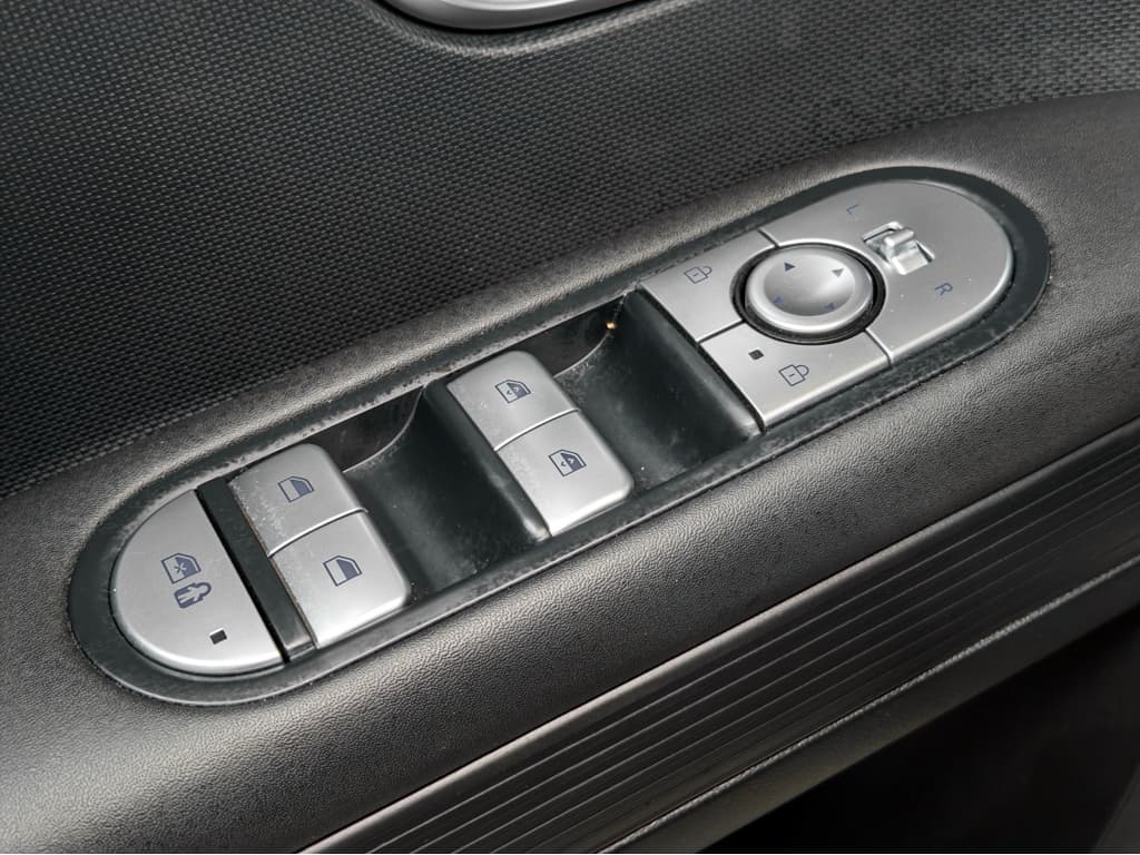 2024 Hyundai IONIQ 5 view 7