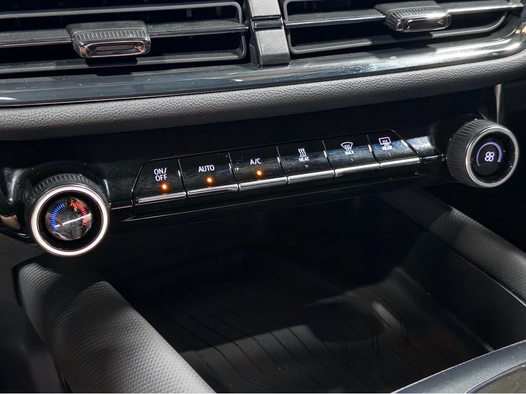 2024 Chevrolet Equinox EV view 14