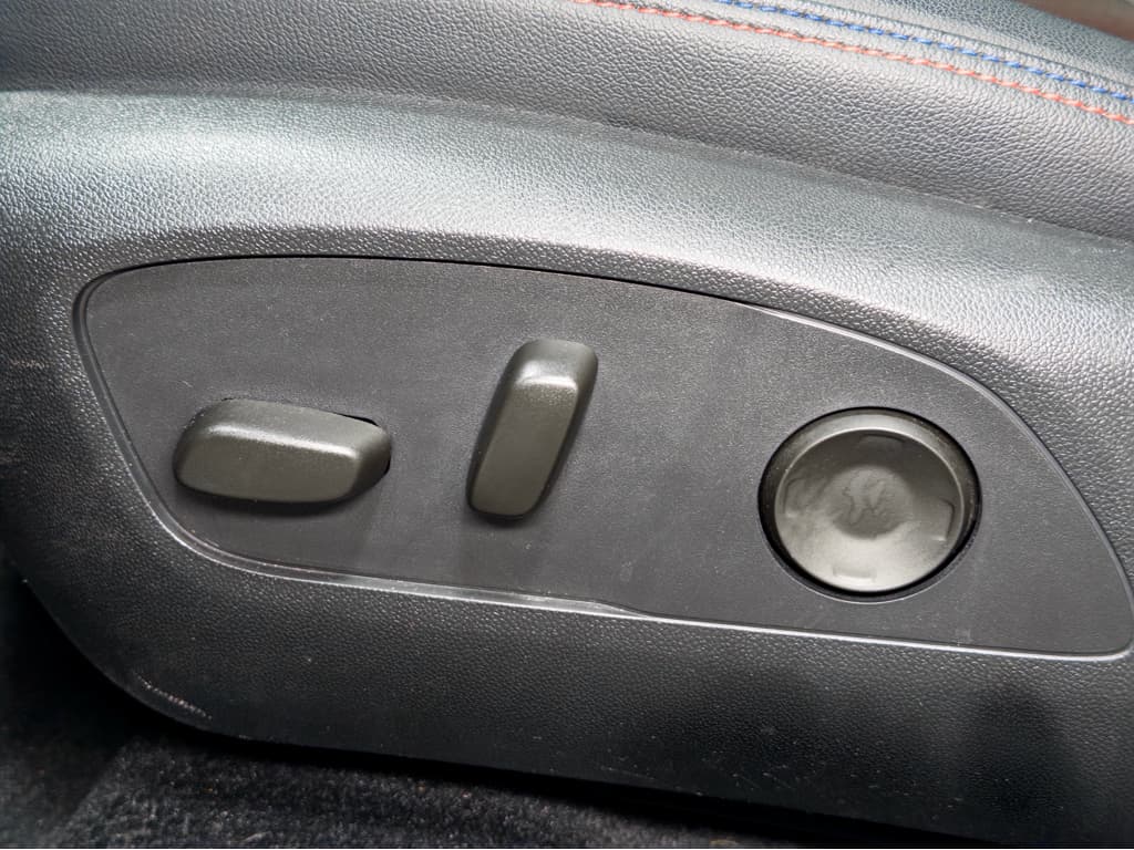 2024 Chevrolet Equinox EV view 6