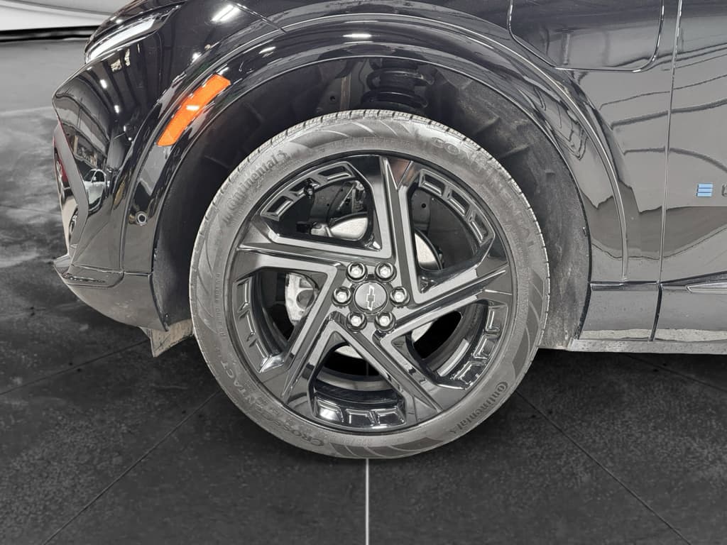 2024 Chevrolet Equinox EV view 28