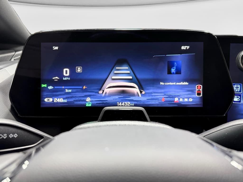 2024 Chevrolet Equinox EV view 9