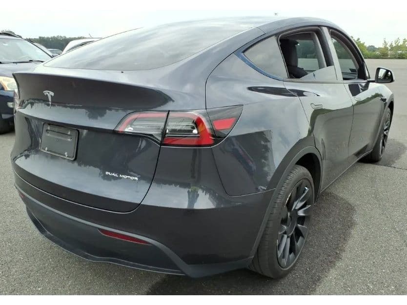 2024 Tesla Model Y view 4
