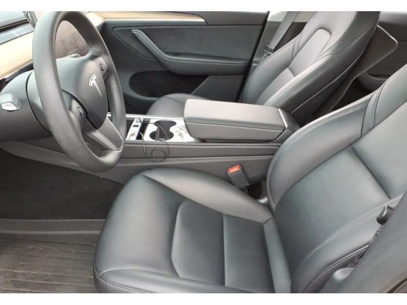 2024 Tesla Model Y view 5