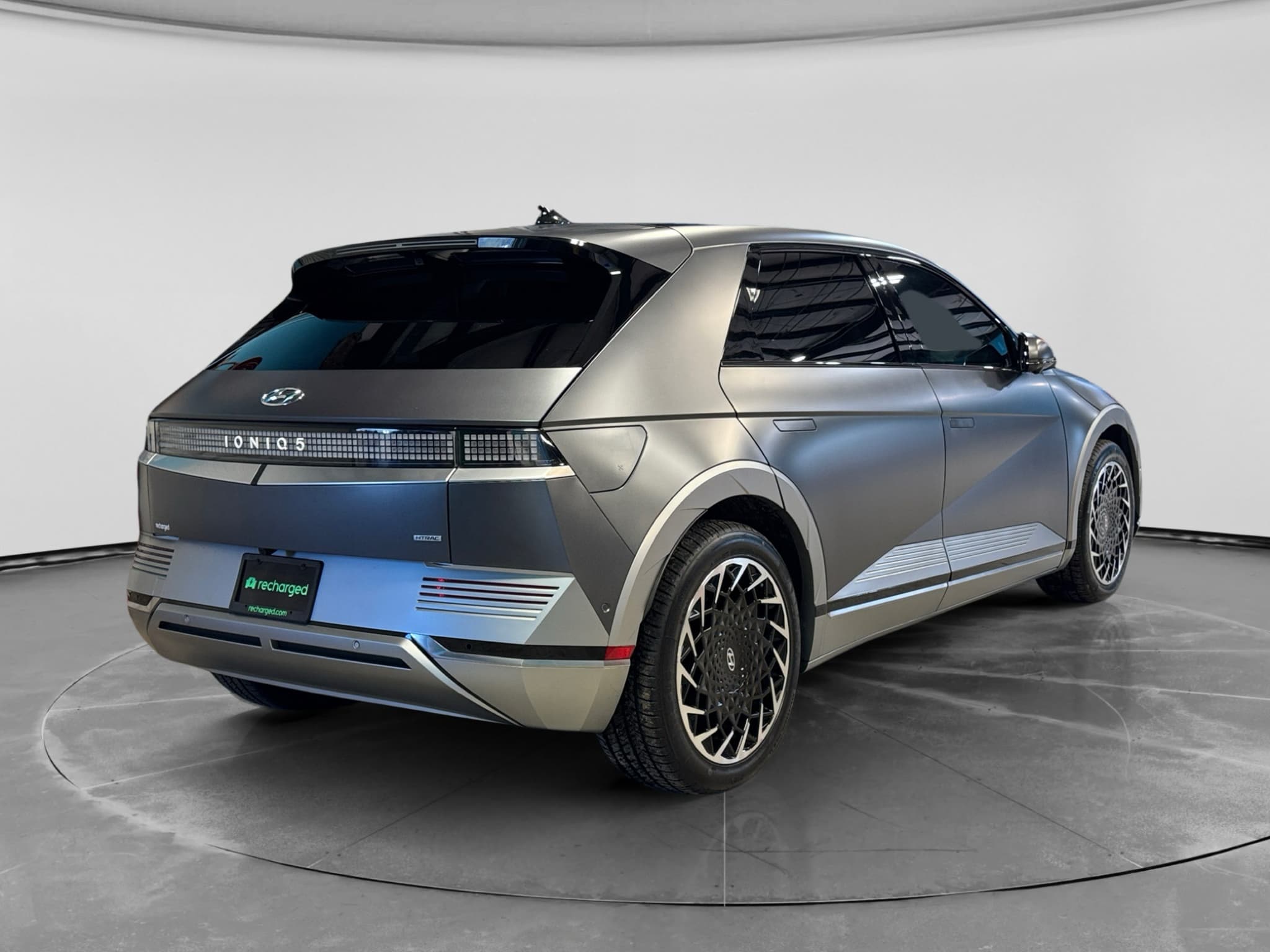 2024 Hyundai IONIQ 5 view 3