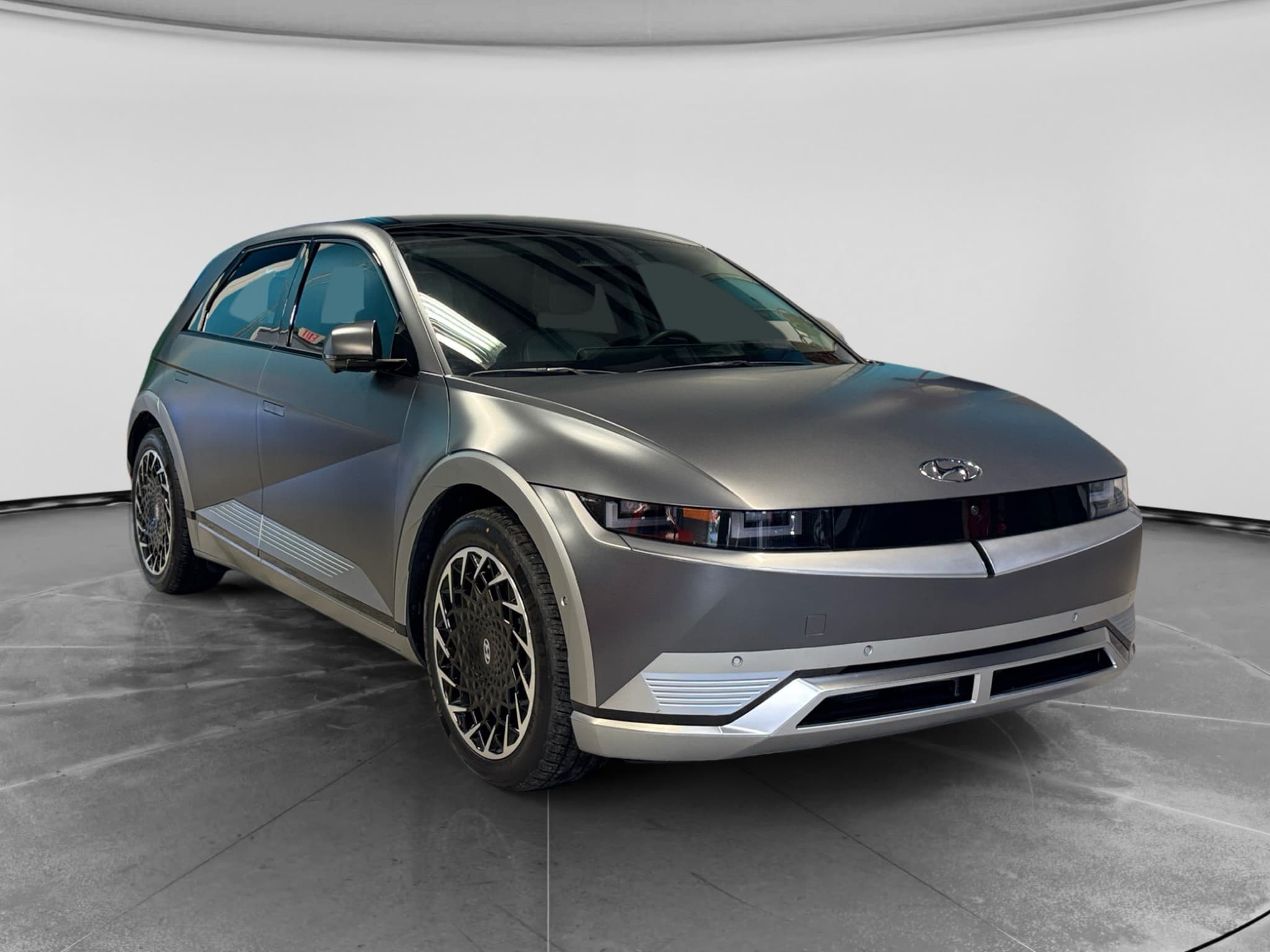 2024 Hyundai IONIQ 5 view 4