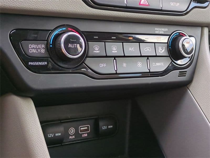2019 Kia Niro PHEV view 14