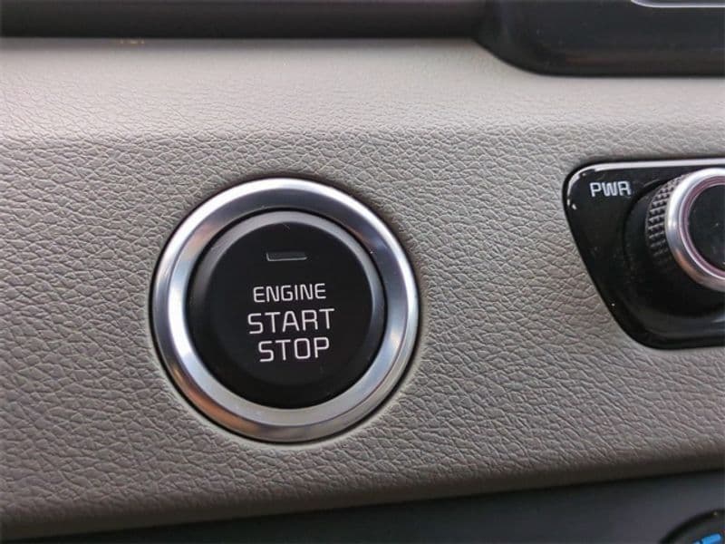 2019 Kia Niro PHEV view 17
