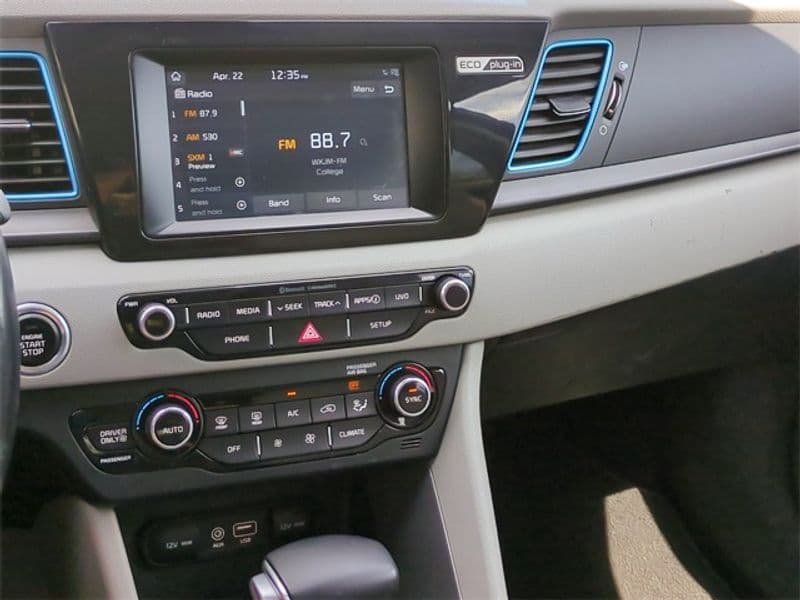 2019 Kia Niro PHEV view 18