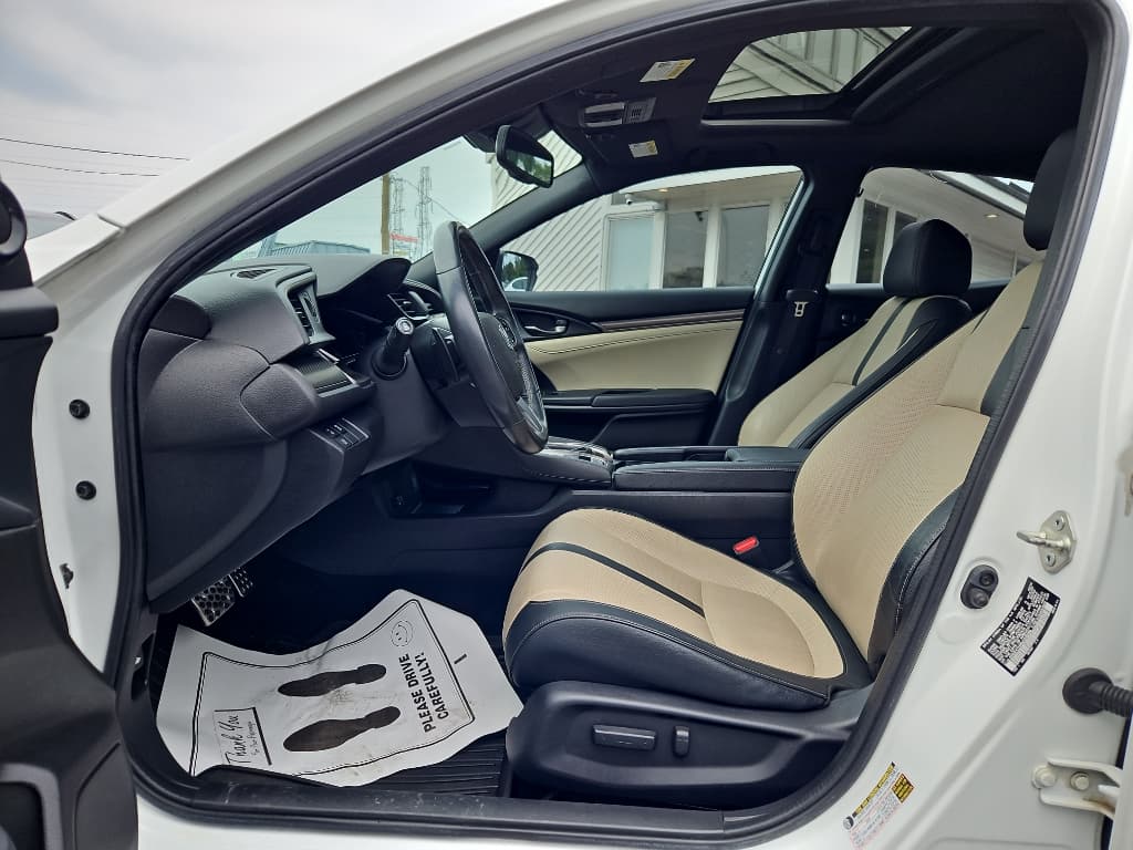 2018 Honda Civic view 5