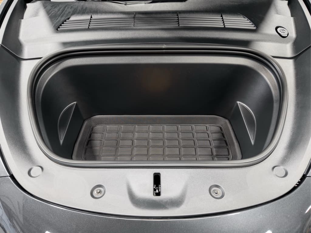 2025 Tesla Model Y view 24