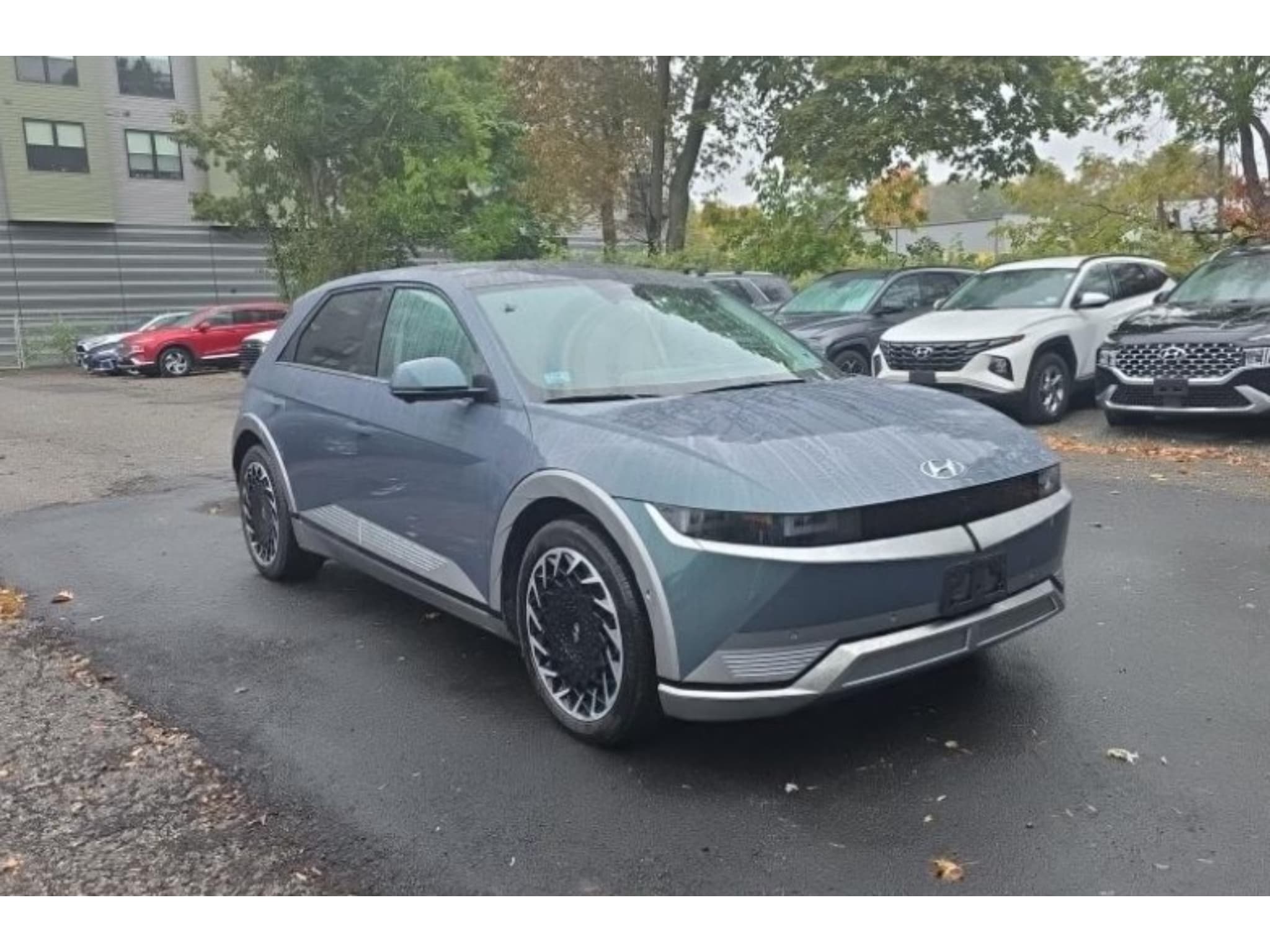 2024 Hyundai IONIQ 5 view 4