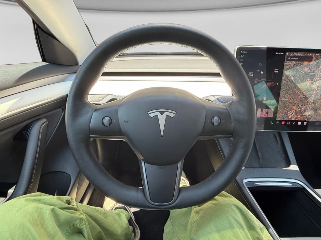 2022 Tesla Model 3 view 5