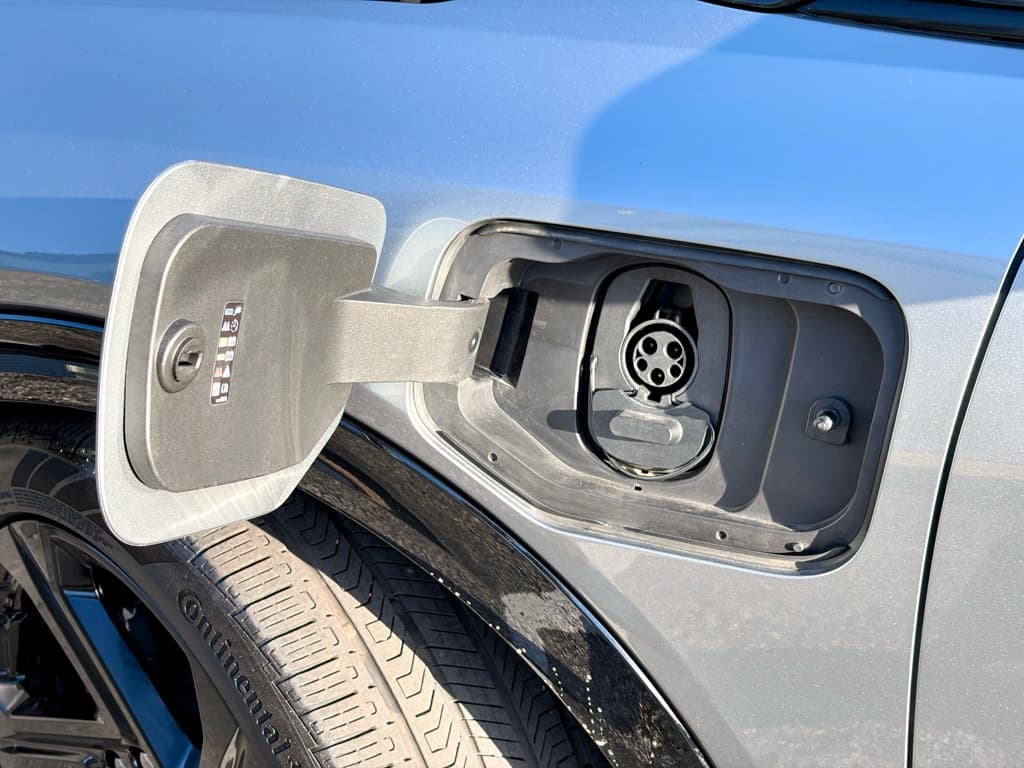 2024 Chevrolet Equinox EV view 5