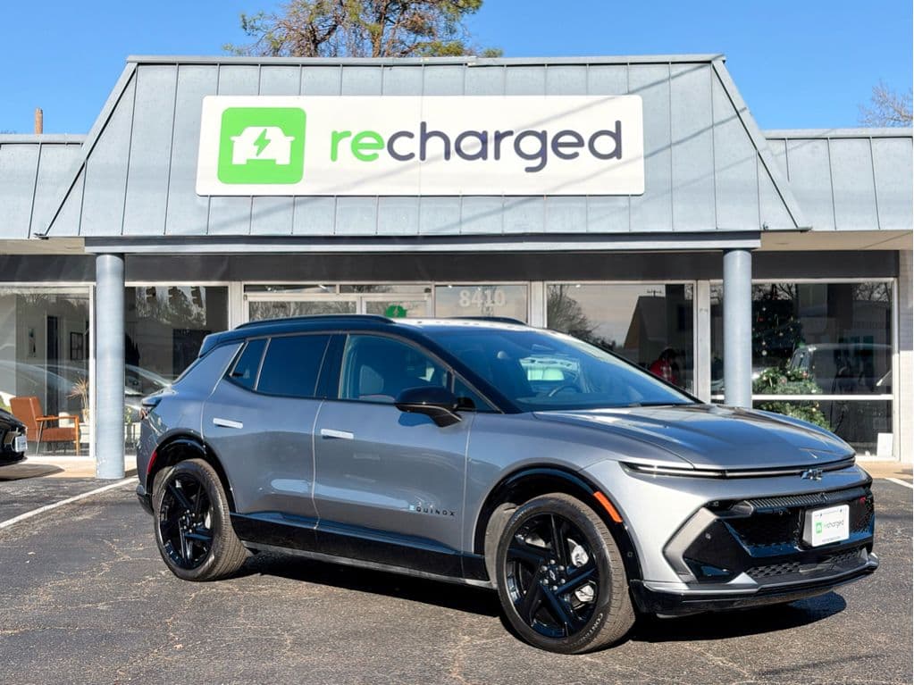 2024 Chevrolet Equinox EV view 4