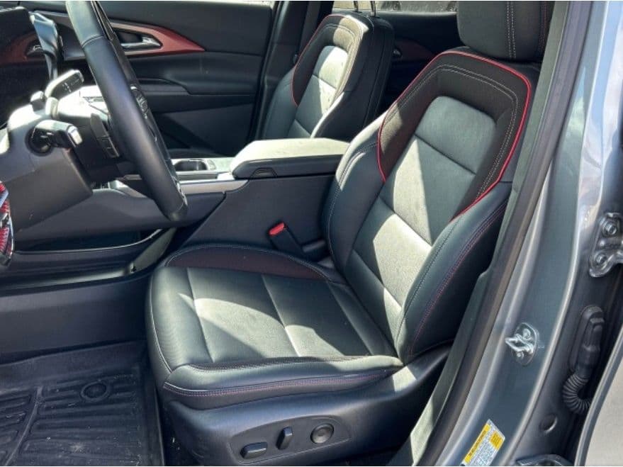 2024 Chevrolet Equinox EV view 5