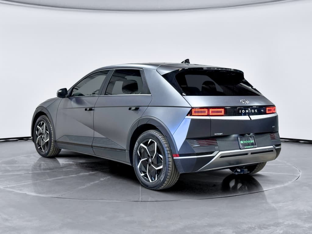 2024 Hyundai IONIQ 5 view 2