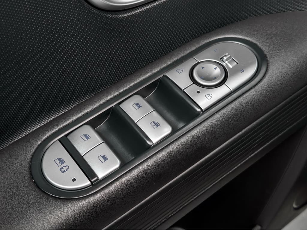 2024 Hyundai IONIQ 5 view 7