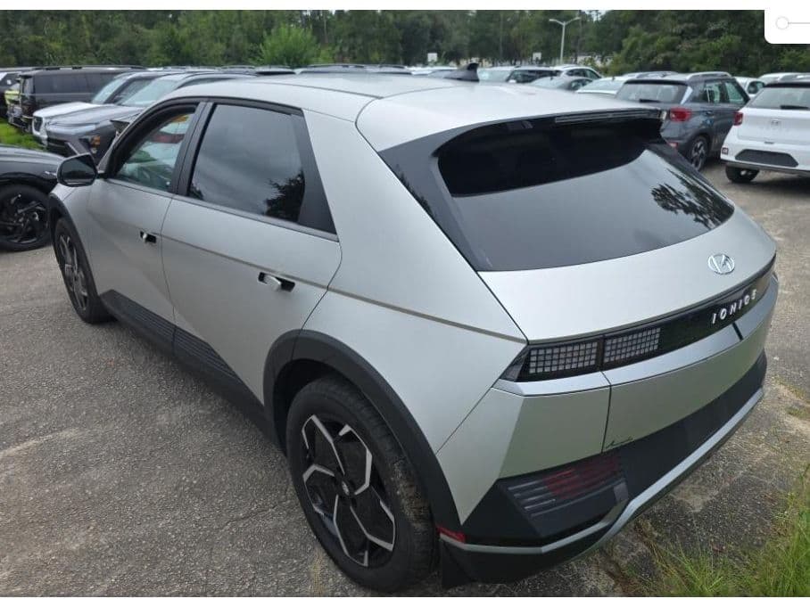 2024 Hyundai IONIQ 5 view 2