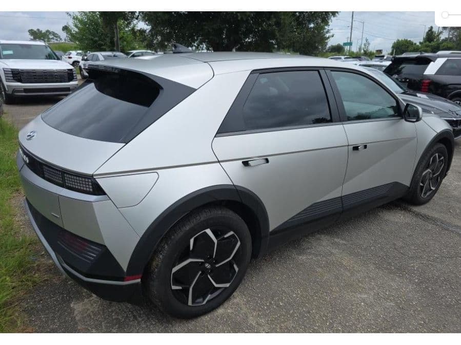2024 Hyundai IONIQ 5 view 3