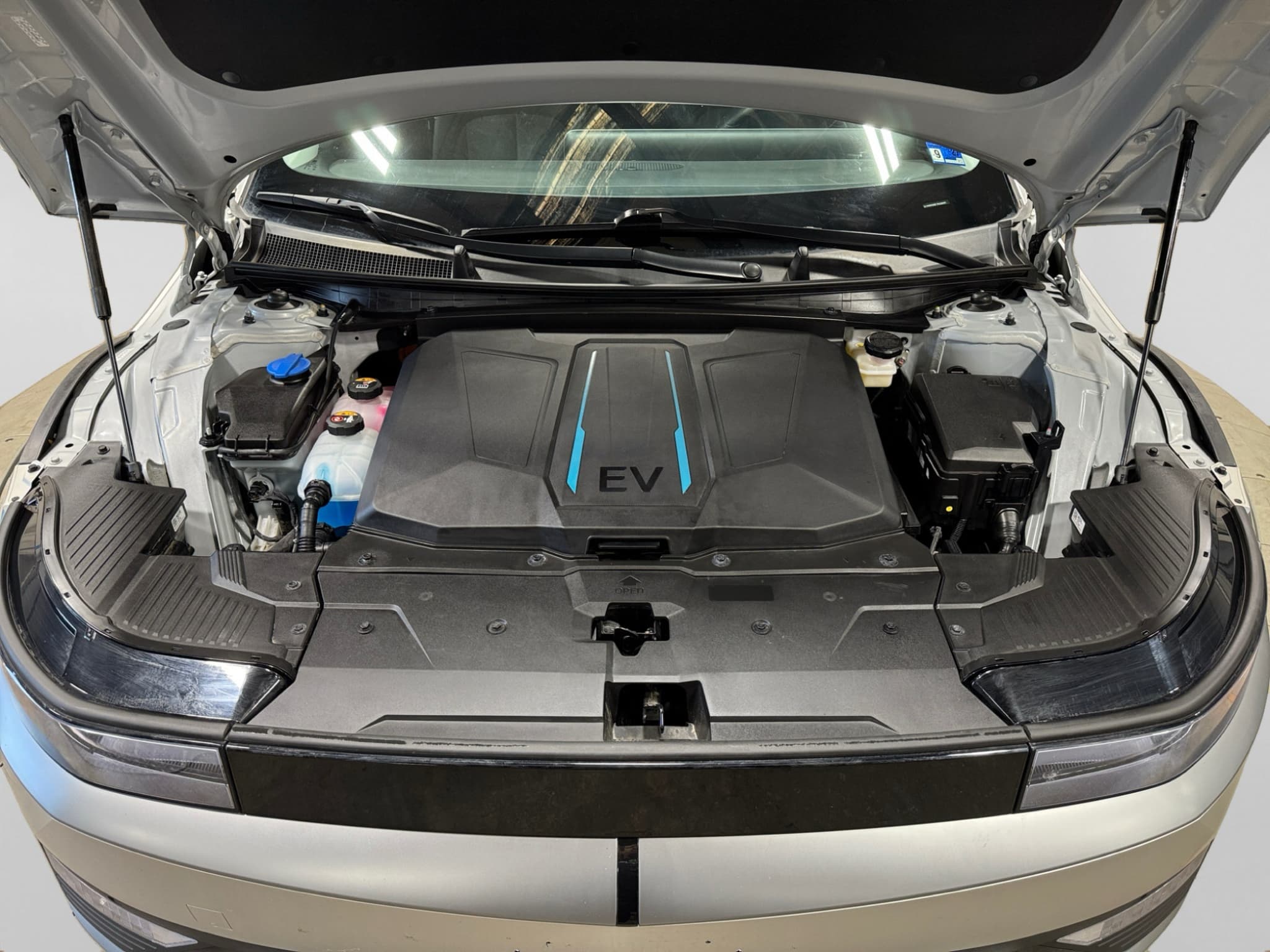 2024 Hyundai IONIQ 5 view 25